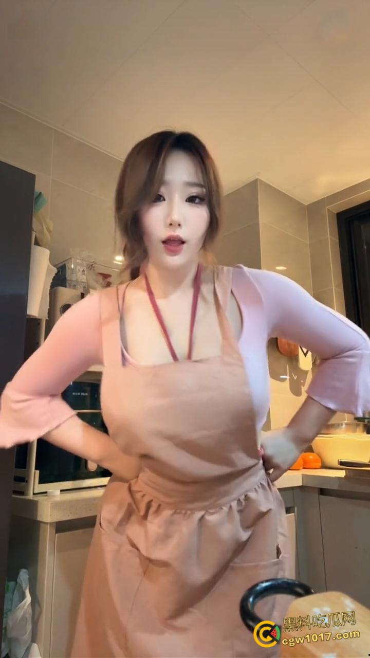 抖音百万粉丝网红【霸王龙女孩】大尺度定制视频流出,G奶少妇各种骚浪姿势秀乳晃臀,淫荡无比! 第7张 抖音百万粉丝网红【霸王龙女孩】大尺度定制视频流出,G奶少妇各种骚浪姿势秀乳晃臀,淫荡无比! 第7张