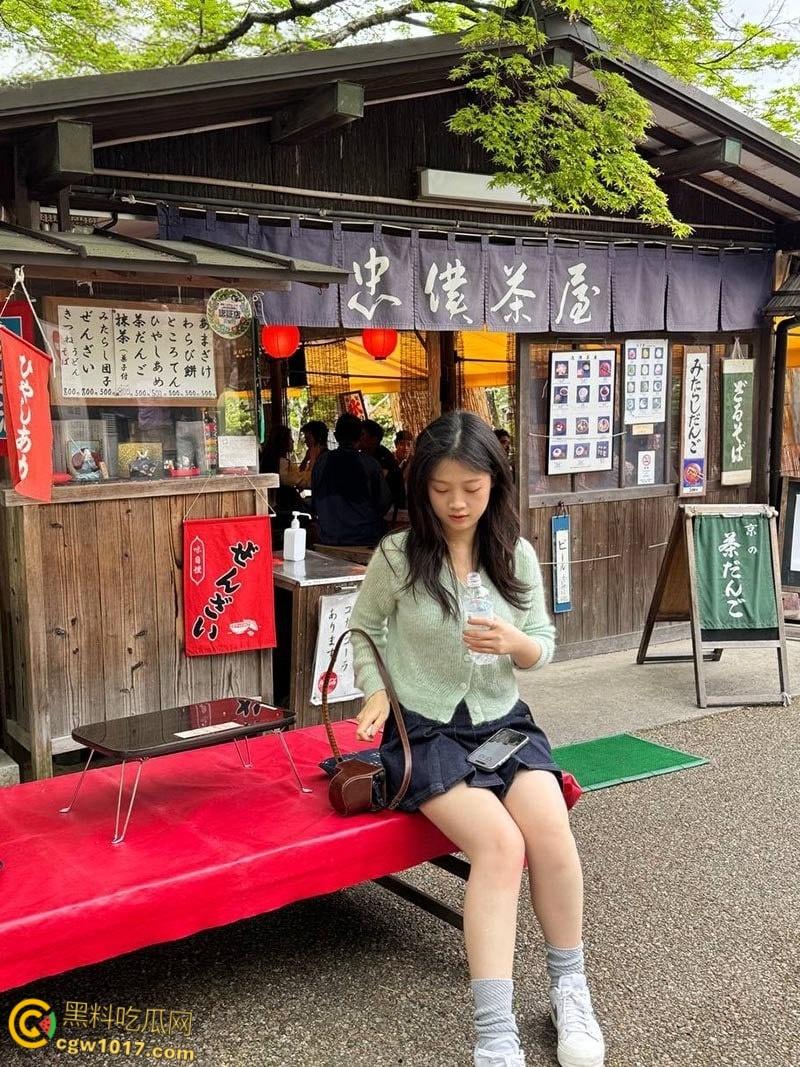 日本留学生【陈清怡】曲线玲珑美乳饱满，口技高超吞吐拉丝，翘臀圆润后入爆操，臀浪翻天！  第3张