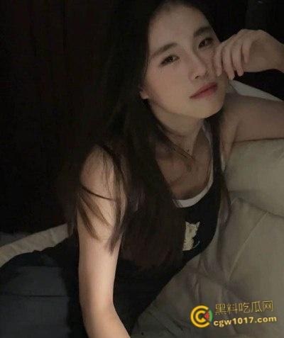 山东大学清纯学妹【谢馨予】，社交软件约炮猛男化身淫荡母狗， 露脸深喉口交舔嘴回味，肛交后入淫乱不堪 ！  第1张