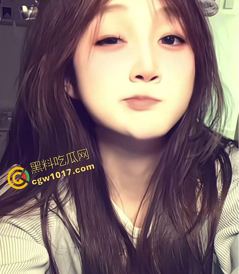 浙江大学极品高颜值学妹【刘颖】清纯可爱，醉酒后眼神迷离被同学带到酒店脱光衣服狂干，粉嫩骚逼被捅得汁水四溅！  第4张