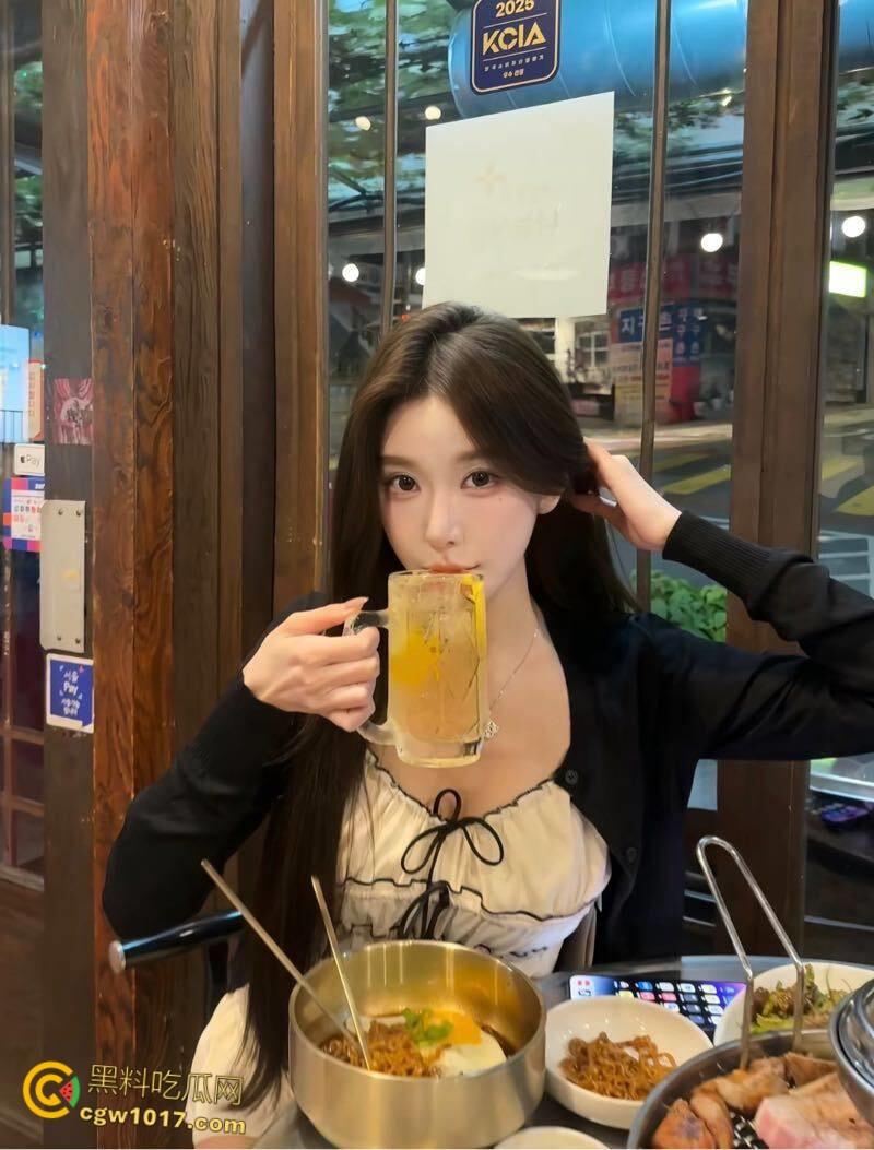 极品骚逼天天蹭大哥吃喝,KTV包厢内被直拖厕所后入狂干,哭喊别发视频,被瓜友怒爆让兄弟饱眼福 ! 第3张 极品骚逼天天蹭大哥吃喝,KTV包厢内被直拖厕所后入狂干,哭喊别发视频,被瓜友怒爆让兄弟饱眼福 ! 第3张