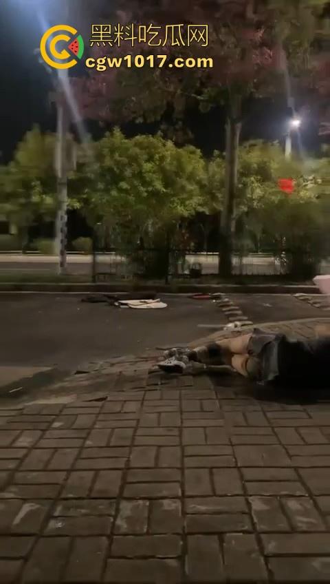 清纯小仙酒后失态没憋住拉一车屎！你这酒也喝不过屎也憋不住是真的才，醒来后怕是要找个洞钻进去囖！  第11张