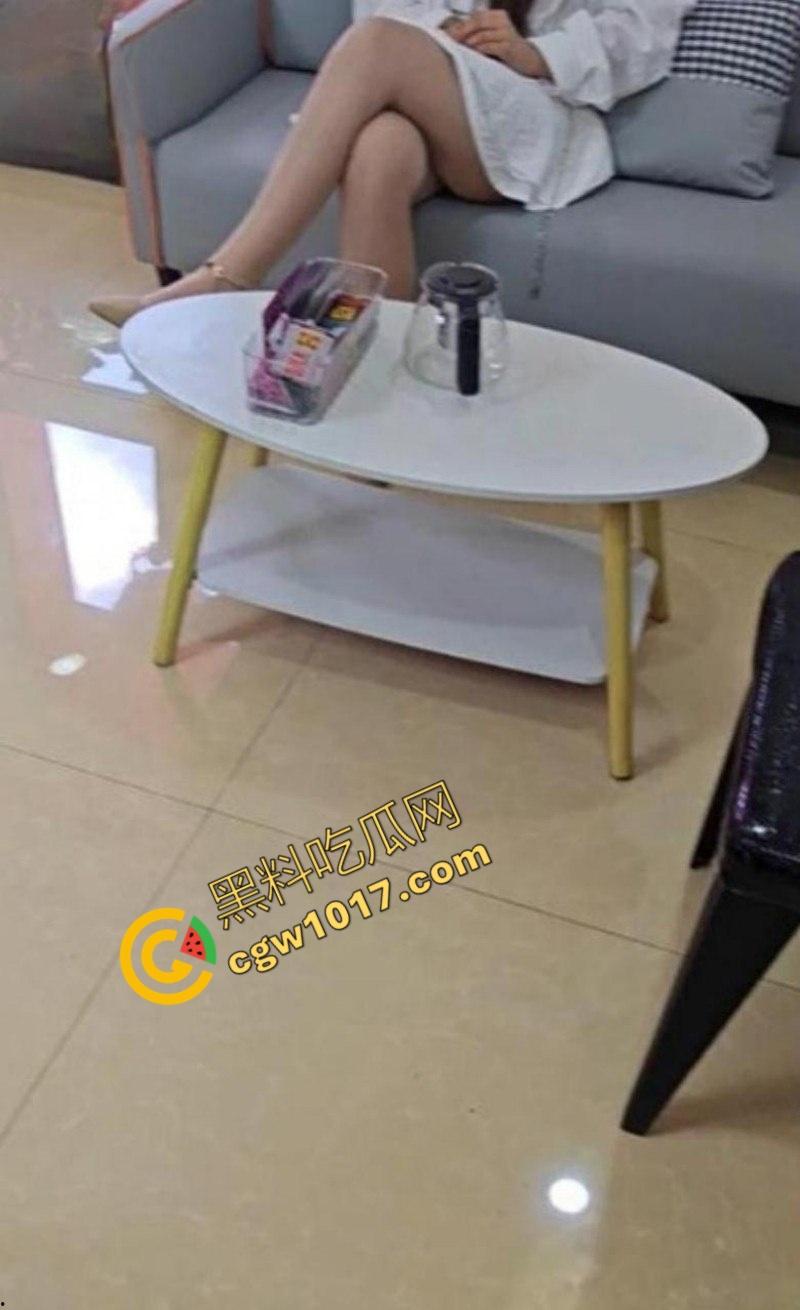 乱伦大神与嫂子棋牌室激情交欢:隔壁打麻将,小叔子急切进攻,生猛操逼播种! 第5张 乱伦大神与嫂子棋牌室激情交欢:隔壁打麻将,小叔子急切进攻,生猛操逼播种! 第5张