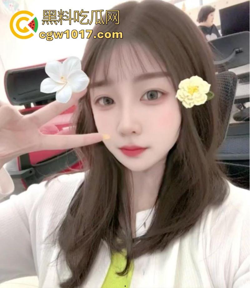 女生的聊天记录一直都是这么黄这么炸裂的吗？小仙女上班逼痒直接与老公车震，姐妹们骚话连篇，骚气冲天的群聊实录！  第16张