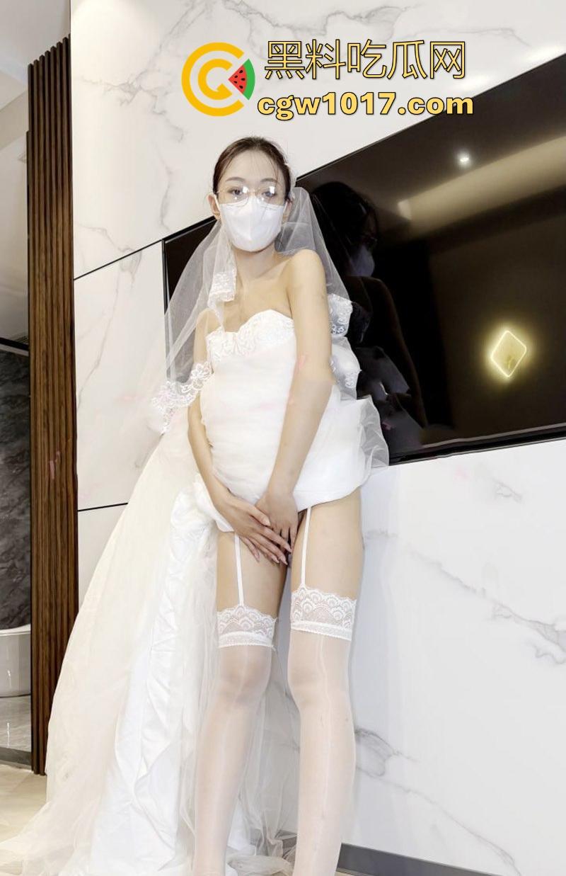 快手御姐网红【媚娘白玉花】最新私密视频曝光，大尺度换衣擦边，雪白肌肤粉嫩诱人美到窒息，释放原始欲望！  第4张