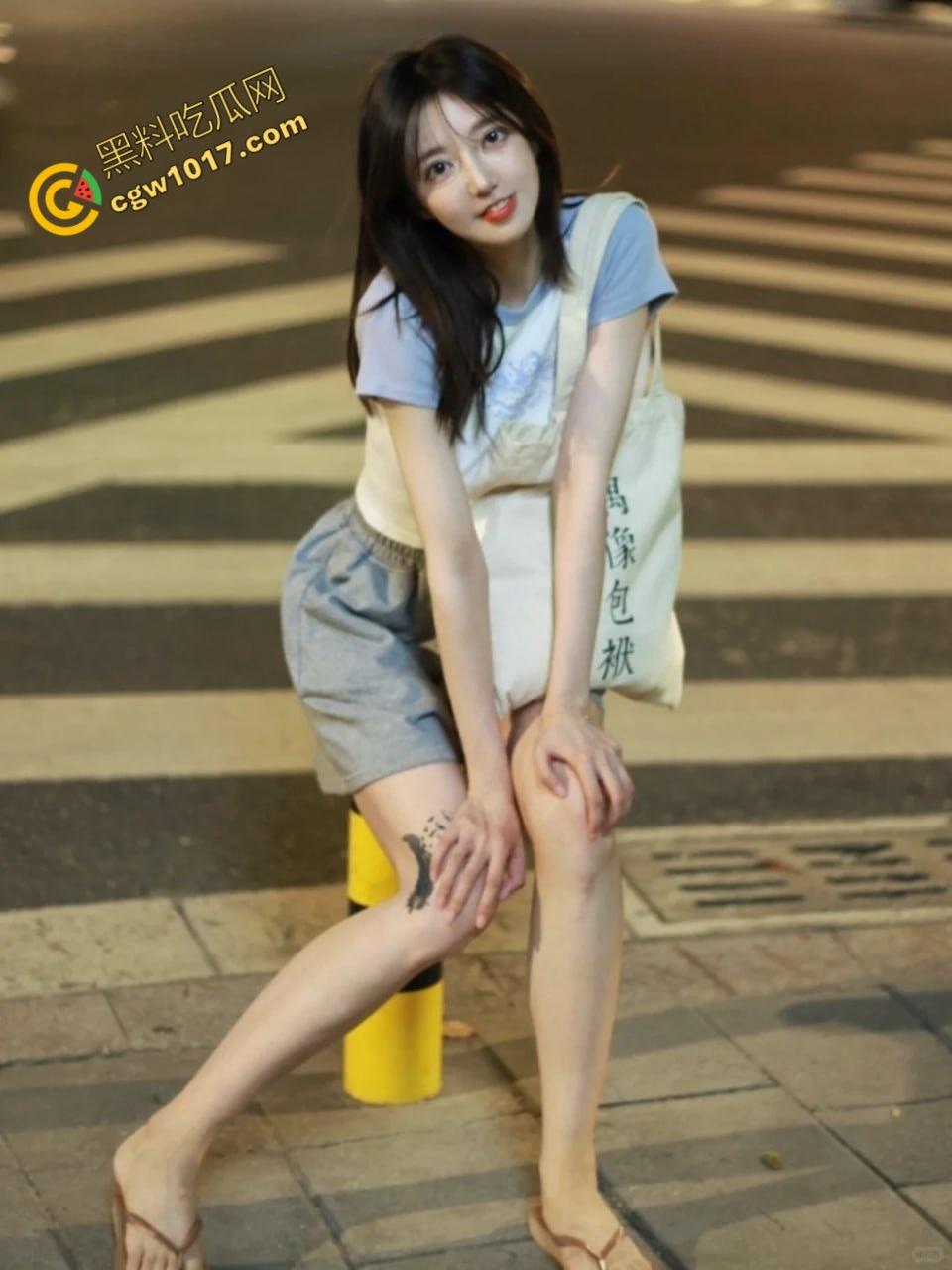 深圳20岁气质御姐【姜雪】与男友居家自拍泄密:清纯大眼女神秒变母狗,厨房撅臀口交深喉,粉嫩骚逼被大屌暴插内射 第1张 深圳20岁气质御姐【姜雪】与男友居家自拍泄密:清纯大眼女神秒变母狗,厨房撅臀口交深喉,粉嫩骚逼被大屌暴插内射 第1张