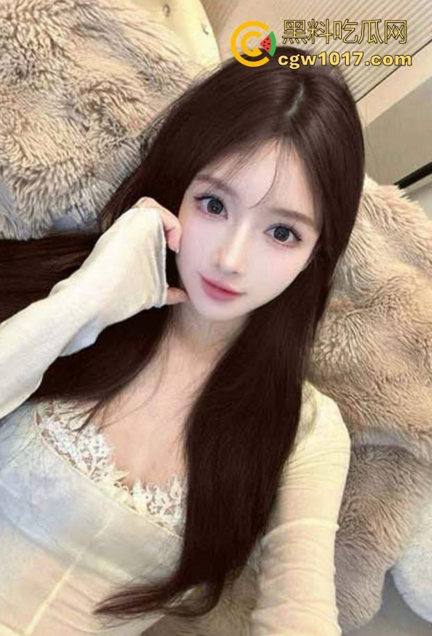 跟性感丰满的迷人嫂子酒店偷情约炮，红色情趣套装身上骑，无套中出，一滴不剩的舔舐干净我的精液！  第2张