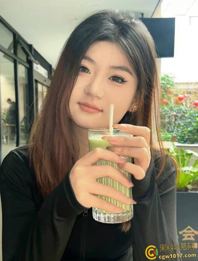 河北地质大学清纯校花【李依凡】，与男友出租房做爱自拍，毒龙口交激情调情，各种姿势爆操爽翻天！  第2张