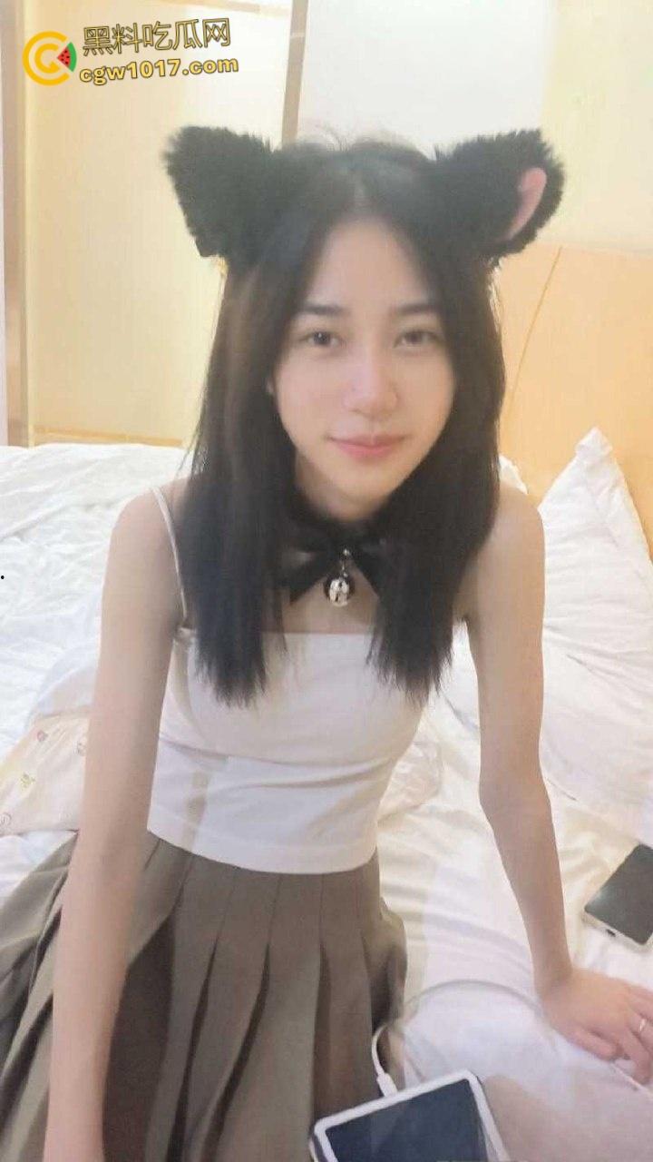 高颜值反差舞蹈生，难以抵抗金钱诱惑成为金主性奴，胯下侍奉爆筋肉棒，害羞的说只允许拍这一次，口技十分了得 ！  第2张