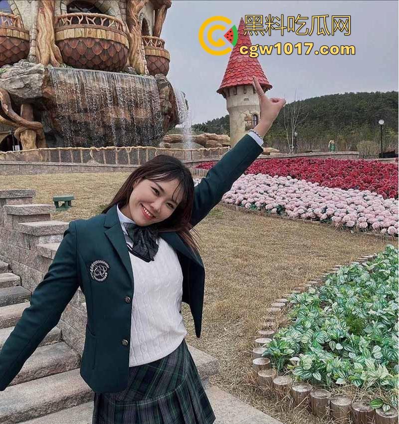 护士小姐姐为你服务！白衣天使外表下隐藏狂野一面，口交深喉女上骑乘，无套后入猛操肥臀摇曳如浪！  第4张