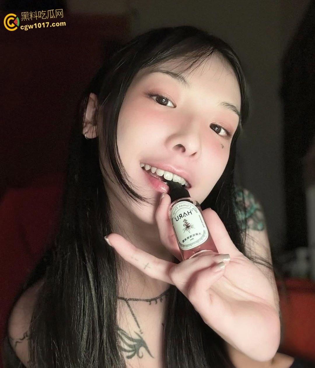 IG高颜值网红【路奈】，与男友自拍做爱露脸口交视频曝光，深喉男友鸡巴娇喘深喉口技一流，这小嘴伺候太爽了！  第2张