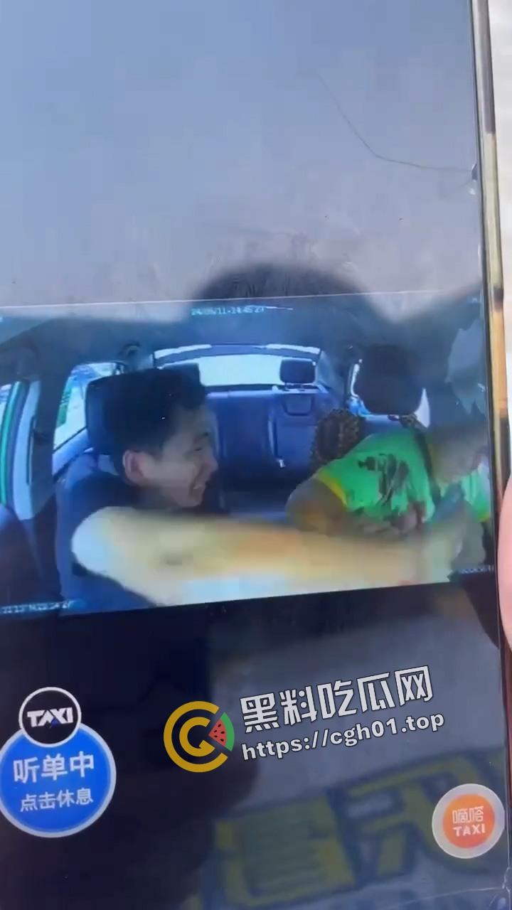 珠海出租车被杀事件车内监控流出！副驾驶毫无征兆拿刀就捅 肚子都被划开 血腥慎入  第5张