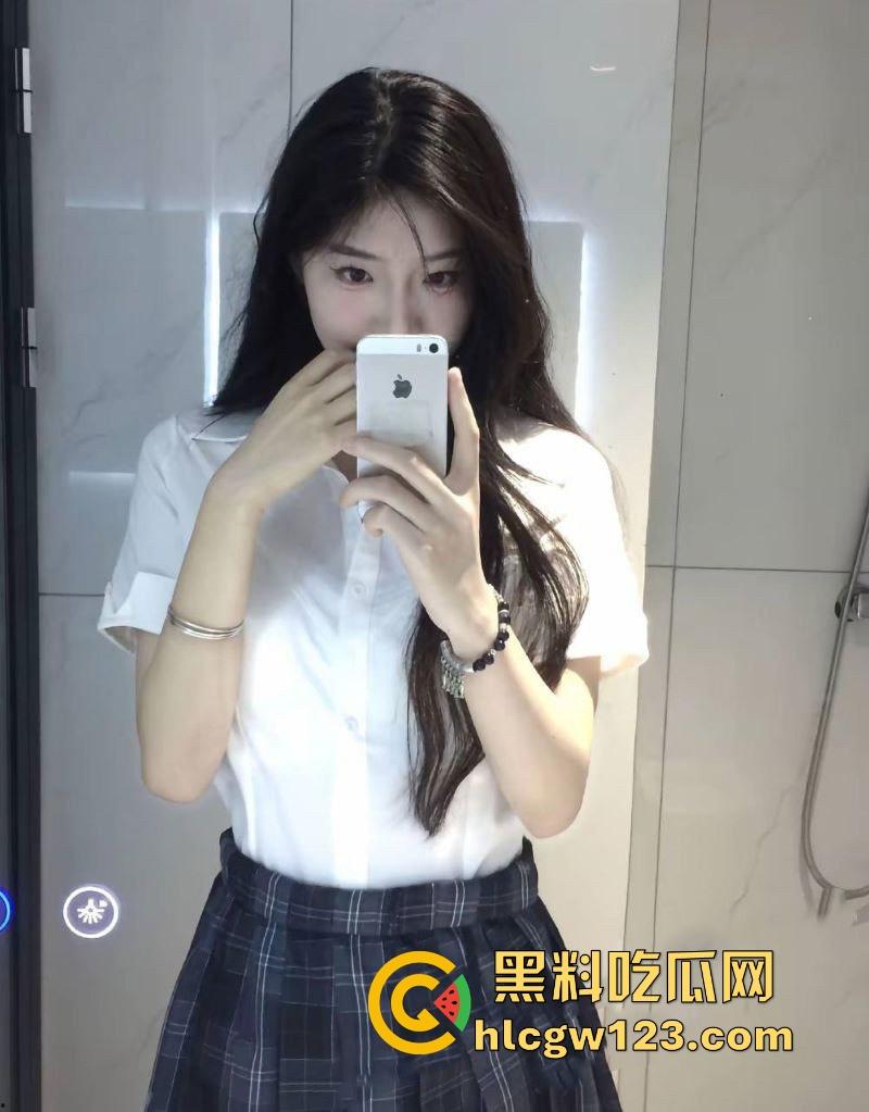 陕西艺术学院【林灰灰】清纯眼镜妹性爱视频泄露 与男友在酒店走廊释放欲望 翘臀被猛烈进攻 刺激感飙升！  第3张