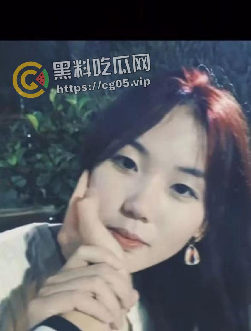 长沙大学情侣图书馆口交被偷拍 本人【徐依琳】微信被扒出来  原来是一对精神小伙小妹 第4张