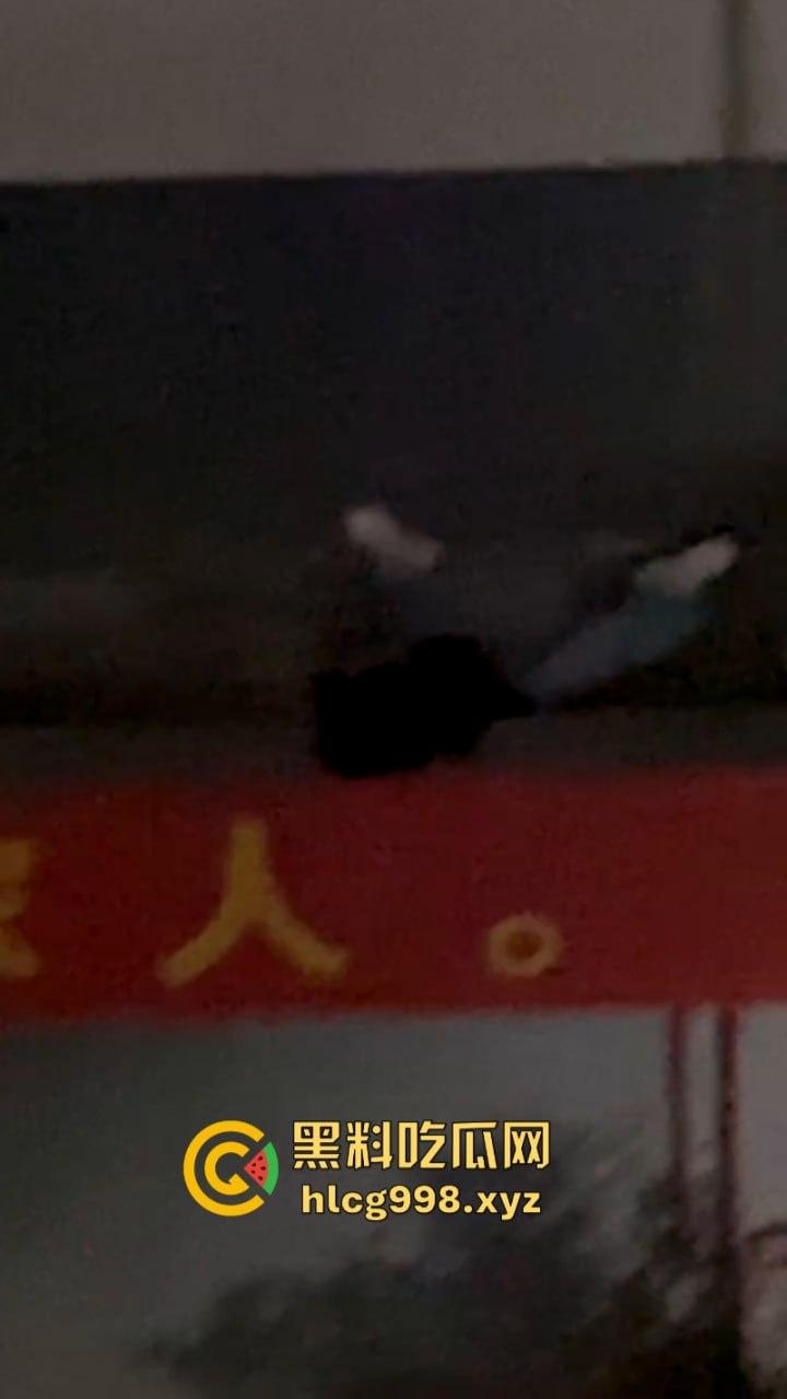 柳州机电一学生跳楼自杀 现场视频揭露真实原因 竟是连裤衩都赔干净了？？  第5张