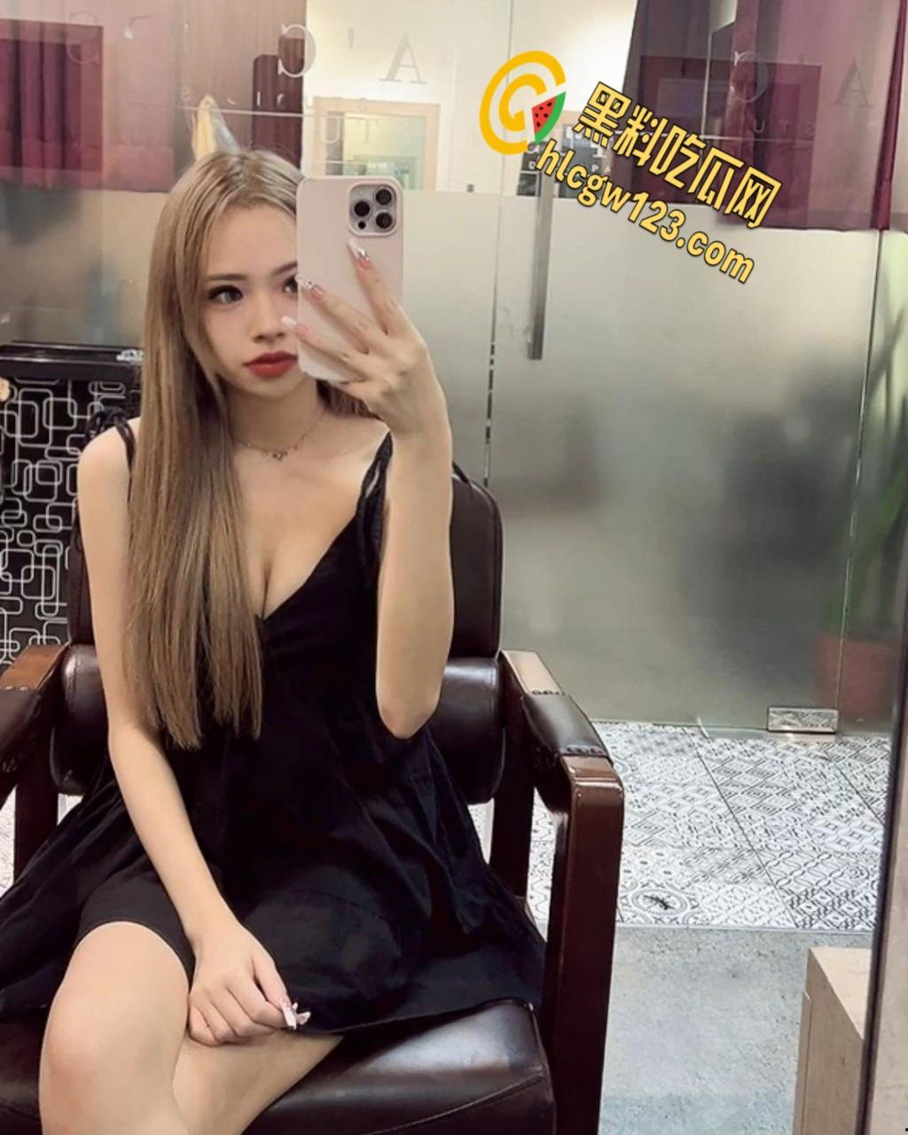 台湾IG网红极品身材大奶，和男友淫荡不雅自拍流出，高颜值极品身材脸淫荡！  第2张