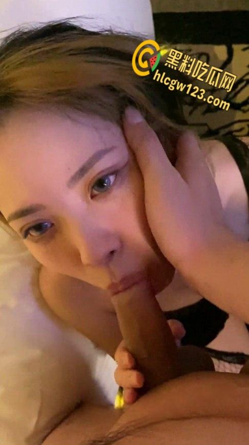 台湾IG网红极品身材大奶，和男友淫荡不雅自拍流出，高颜值极品身材脸淫荡！  第7张