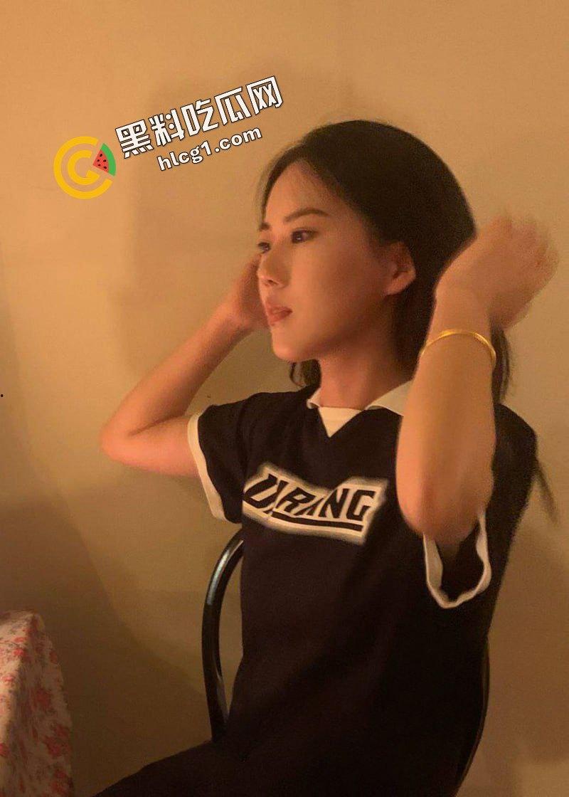 河南反差少妇人妻 张启燕 欠操又下贱的母狗 遭亲老公泄密曝光  第1张