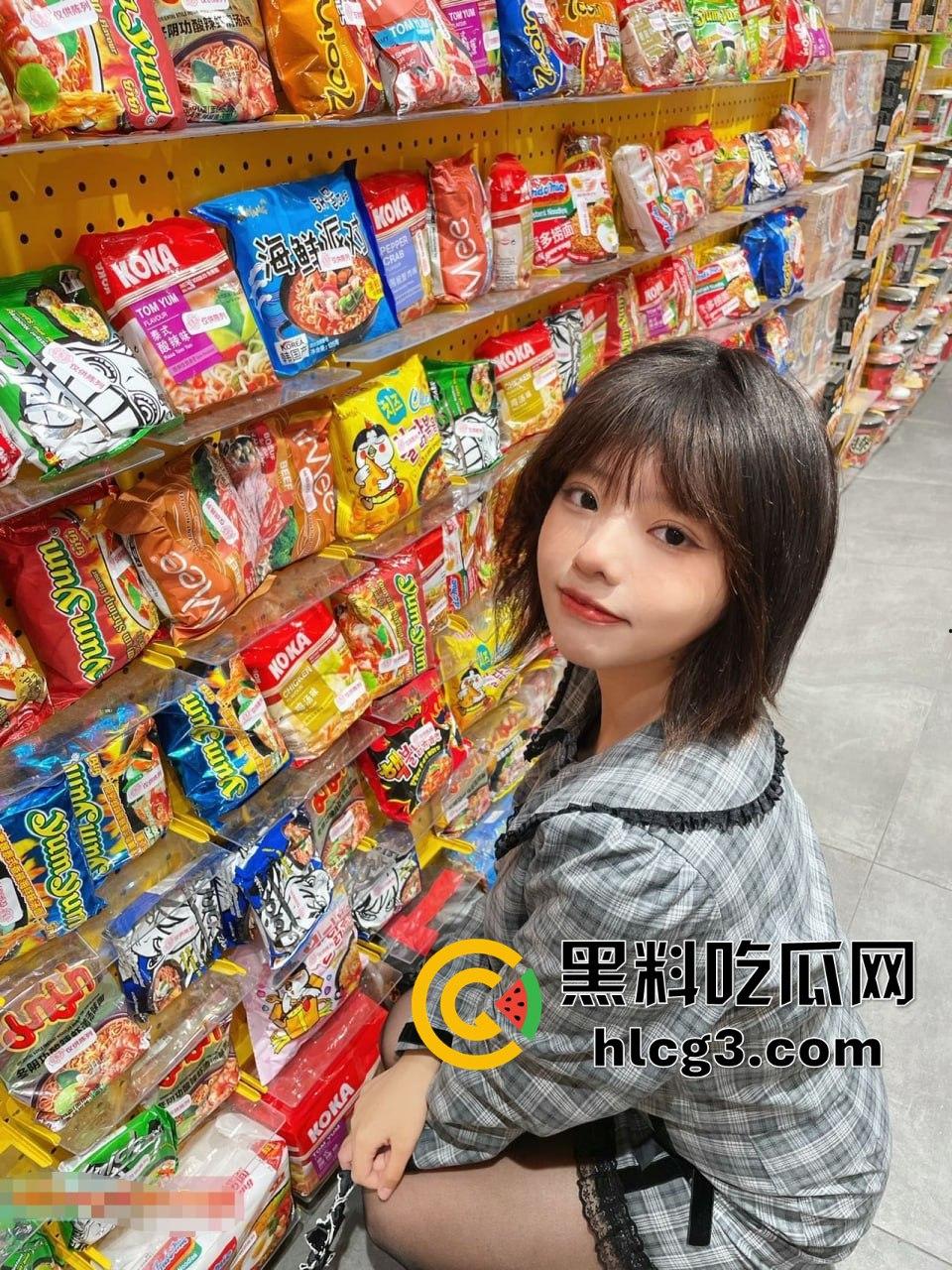 05年小母狗孙月，刚过19岁生日就被金主私拍外流泄密，年纪小但技艺高超！  第5张