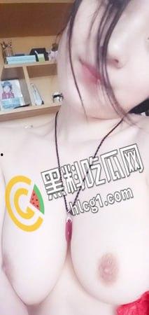湖南农业大学巨乳反差母狗 刘佳琳 外表清纯私底下超级风骚 叫床声音十分好听 还喜欢吞精！  第3张