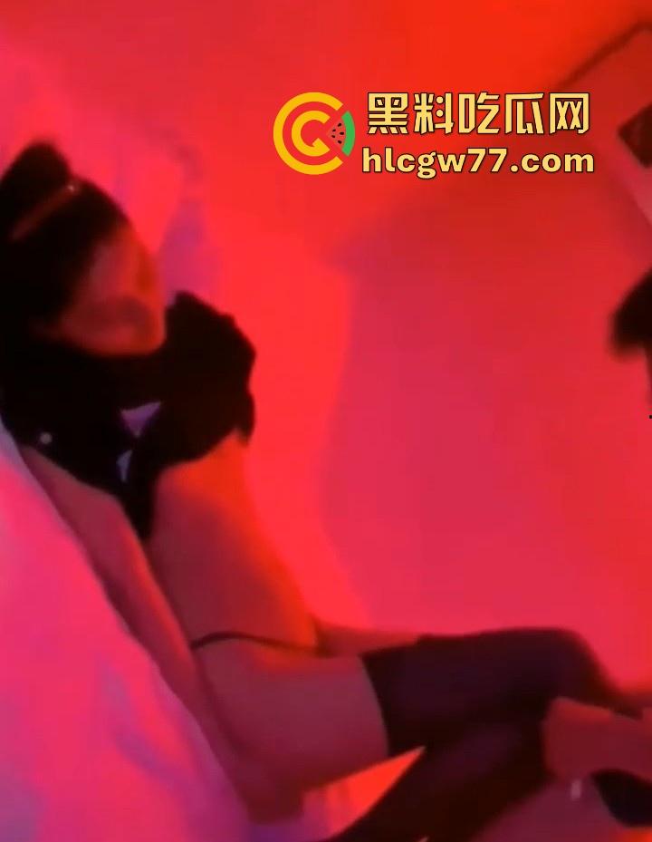 丁山职校大二学生妹【韩佳妮】带闺蜜约炮猛男 闺蜜在旁拍摄遭泄密 不雅视频全网疯传  第5张