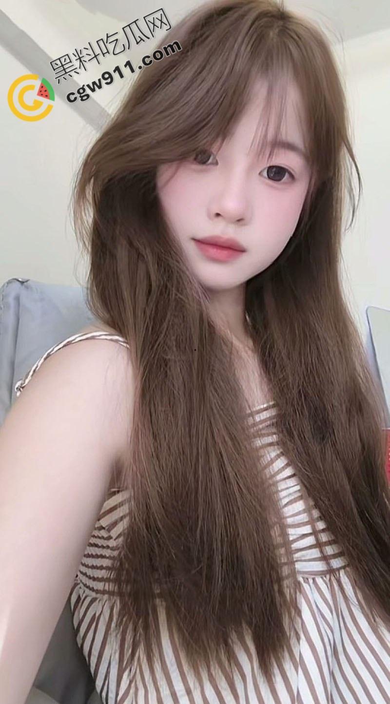 安徽清纯女神【张艳明】私密视频惊爆网络，雪肌翘臀，巨乳嫩穴，红唇深喉，吸引万千瓜  第2张