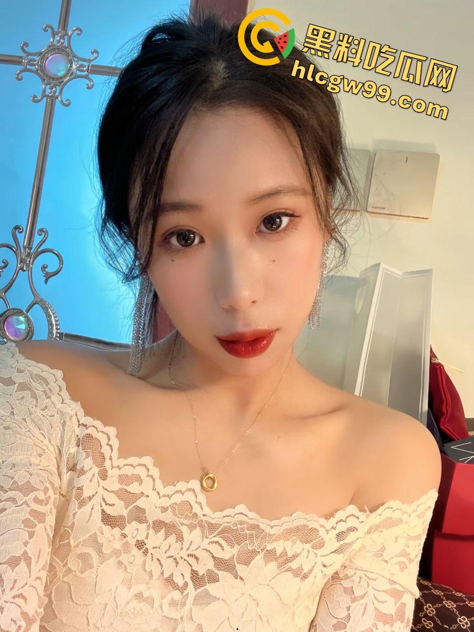 辽宁沈阳反差性感少妇【陈艳萍】私拍洗澡美奶娇躯，约炮大哥多体位爆干翘臀骚逼！独家曝光流出！  第2张