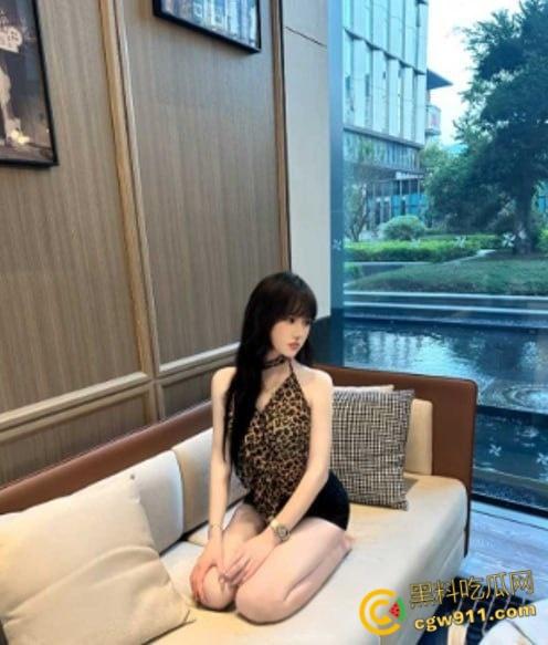 芜湖职业技术学院校花【陈雅萱】，清纯甜美学妹下海自慰，修长美腿JK黑丝自慰，被炮机操得高潮迭起娇喘连连 ！  第3张