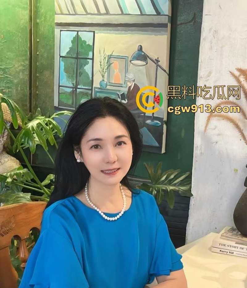 性感骚妈醉酒后惨遭淫魔儿子强上，抬腿猛干骚穴，淫水泛滥，操哭后下意识发出呻吟！  第2张