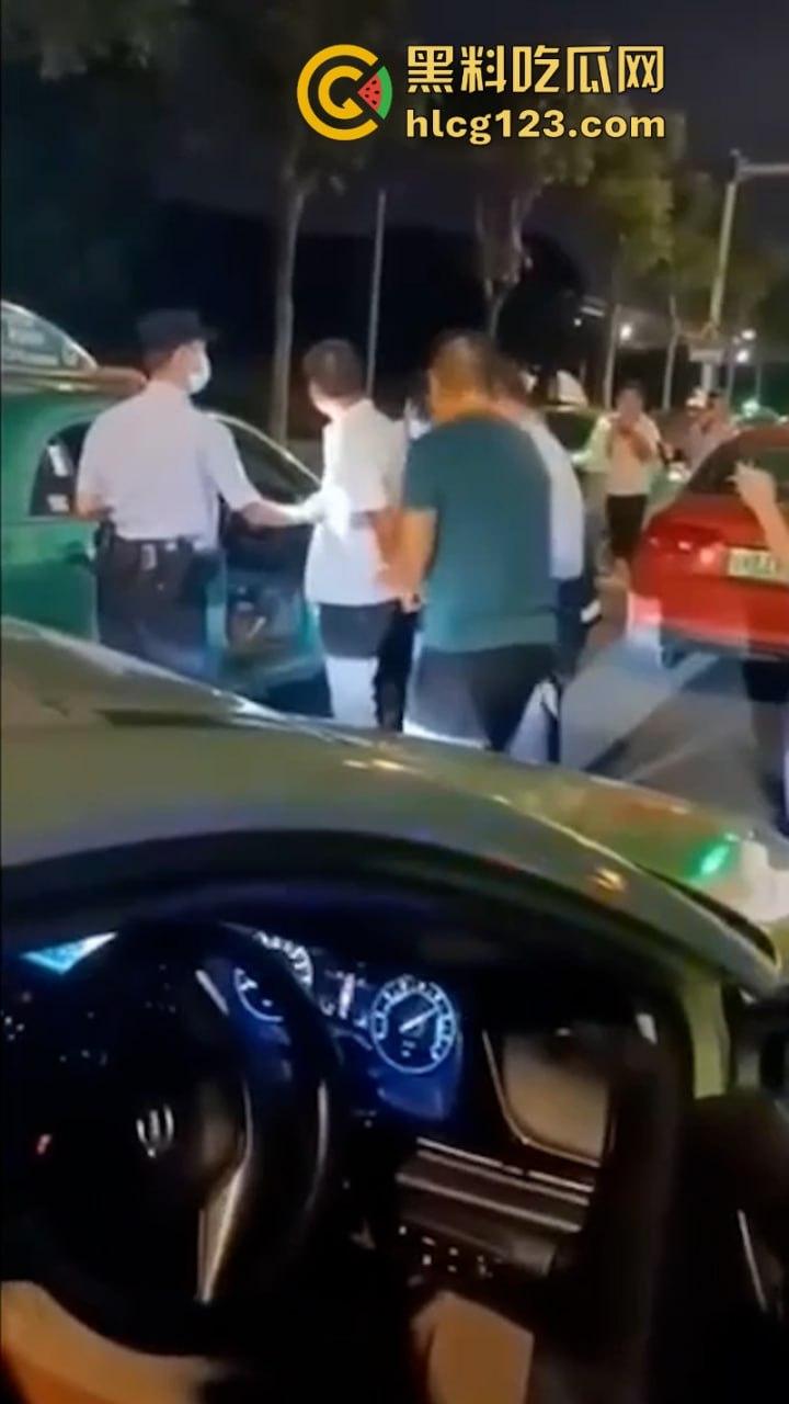 作死系列!出租车猥亵醉酒妹子 还拍视频炫耀?自带犯罪全过程 警察都笑了 第6张 作死系列!出租车猥亵醉酒妹子 还拍视频炫耀?自带犯罪全过程 警察都笑了 第6张