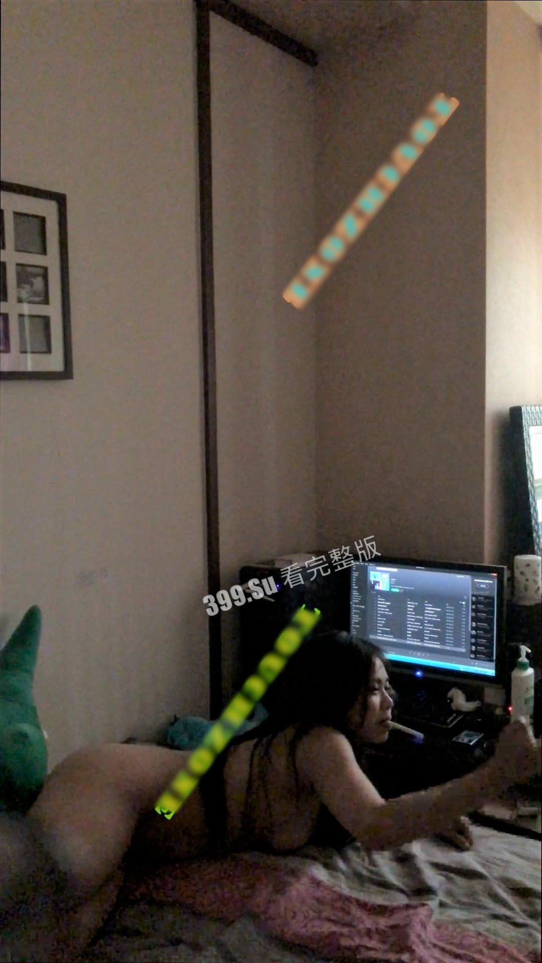 完美露脸酒吧驻唱火辣美眉与2位金主性爱大战 上下洞齐开屌完用手抠淫水哗哗的不停嗲叫说不要  第6张