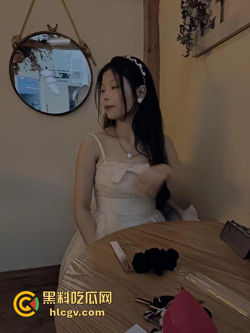 无锡职业技术学校21岁小母狗【李宛如】云盘视频泄露！黑色蕾丝情趣内衣勾魂，口交后入，最后颜射直击第一视觉！  第3张