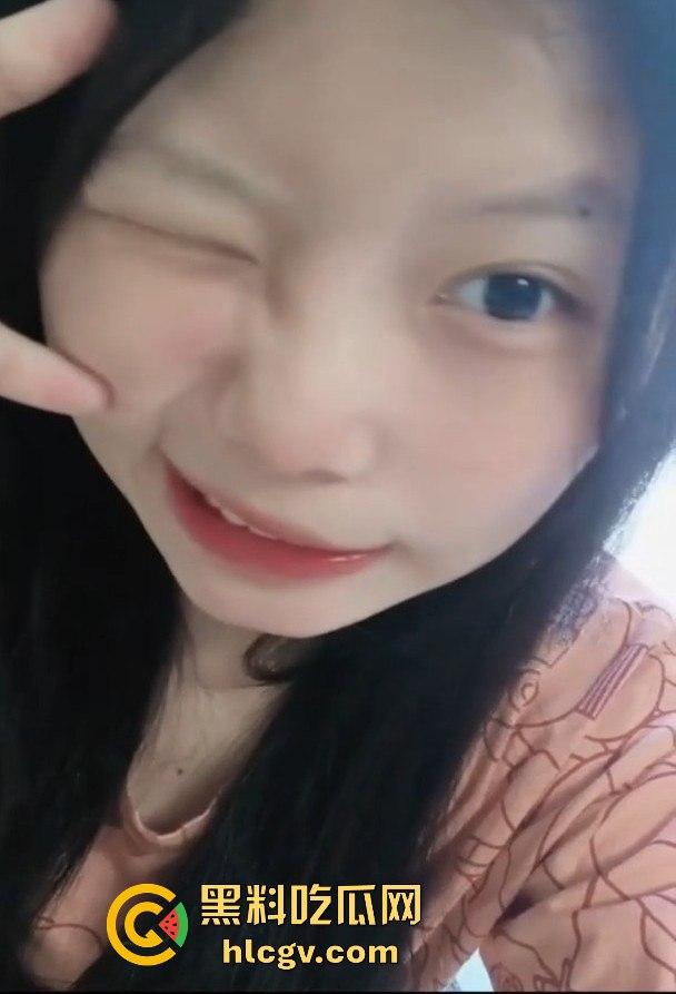 无锡职业技术学校21岁小母狗【李宛如】云盘视频泄露！黑色蕾丝情趣内衣勾魂，口交后入，最后颜射直击第一视觉！  第7张