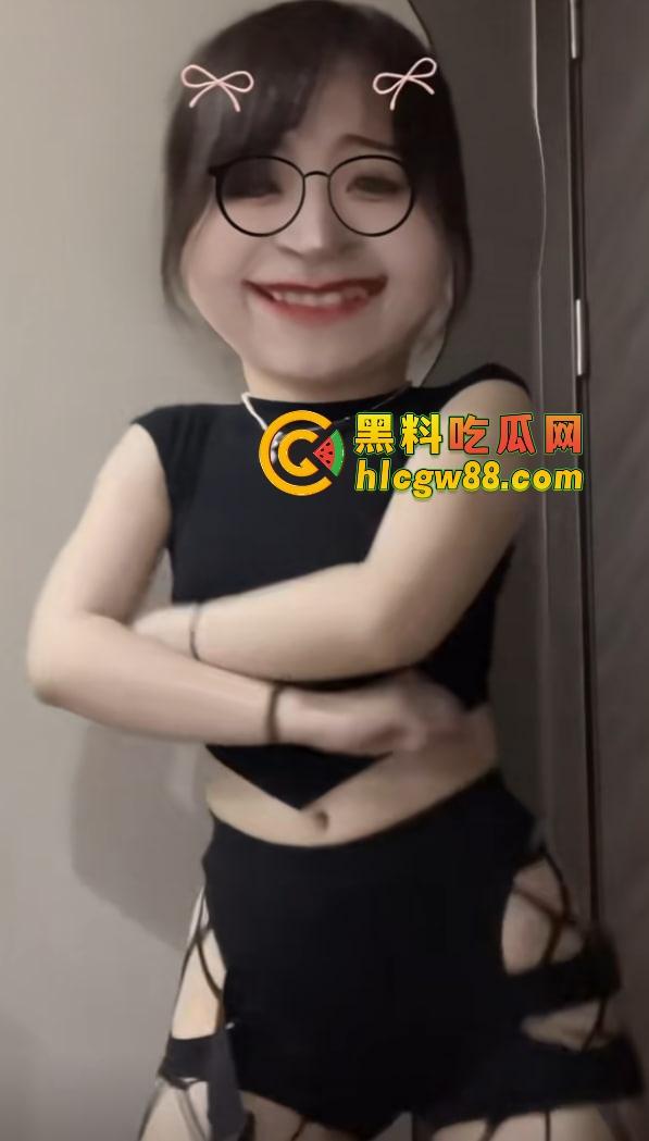 GTA百亿美金账户截图炸翻抖音,评论区炸成淫窝,不吃香菜疯狂私信求被草不问真假,私信爆满舔到不要脸! 第12张 GTA百亿美金账户截图炸翻抖音,评论区炸成淫窝,不吃香菜疯狂私信求被草不问真假,私信爆满舔到不要脸! 第12张