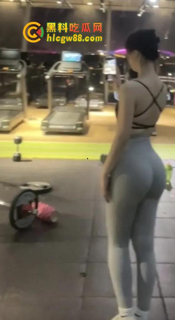 GTA百亿美金账户截图炸翻抖音,评论区炸成淫窝,不吃香菜疯狂私信求被草不问真假,私信爆满舔到不要脸! 第19张 GTA百亿美金账户截图炸翻抖音,评论区炸成淫窝,不吃香菜疯狂私信求被草不问真假,私信爆满舔到不要脸! 第19张