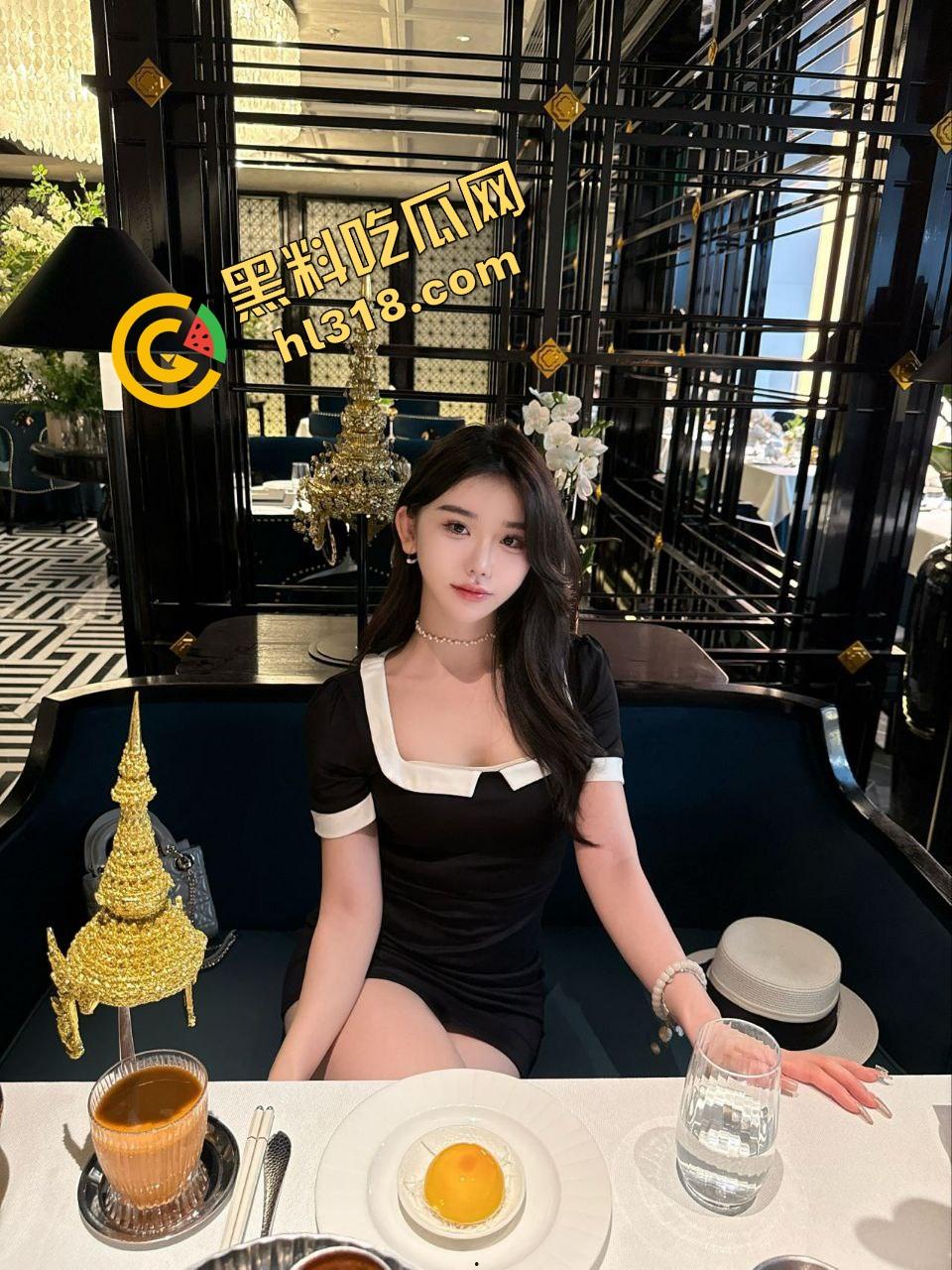 女狗完成主人的街头羞辱任务，薄纱透视装真空出街公园游街，711买零食收银小哥都看懵逼了！  第4张