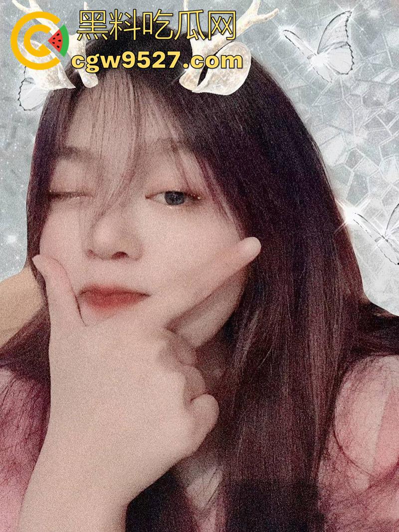 贵州最骚酒店前台【夏媛轩】，学生时期和继父通奸，还和男友兄弟一起3p，和领导同事1v7群p，太刺激了！  第2张