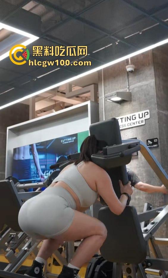 抖音健身网红『蓓蕾秋语』不雅洗澡自拍视频疯传 这翘臀太顶辣到爆 15cm以下兄弟直接劝退小鸡鸡 ！  第3张