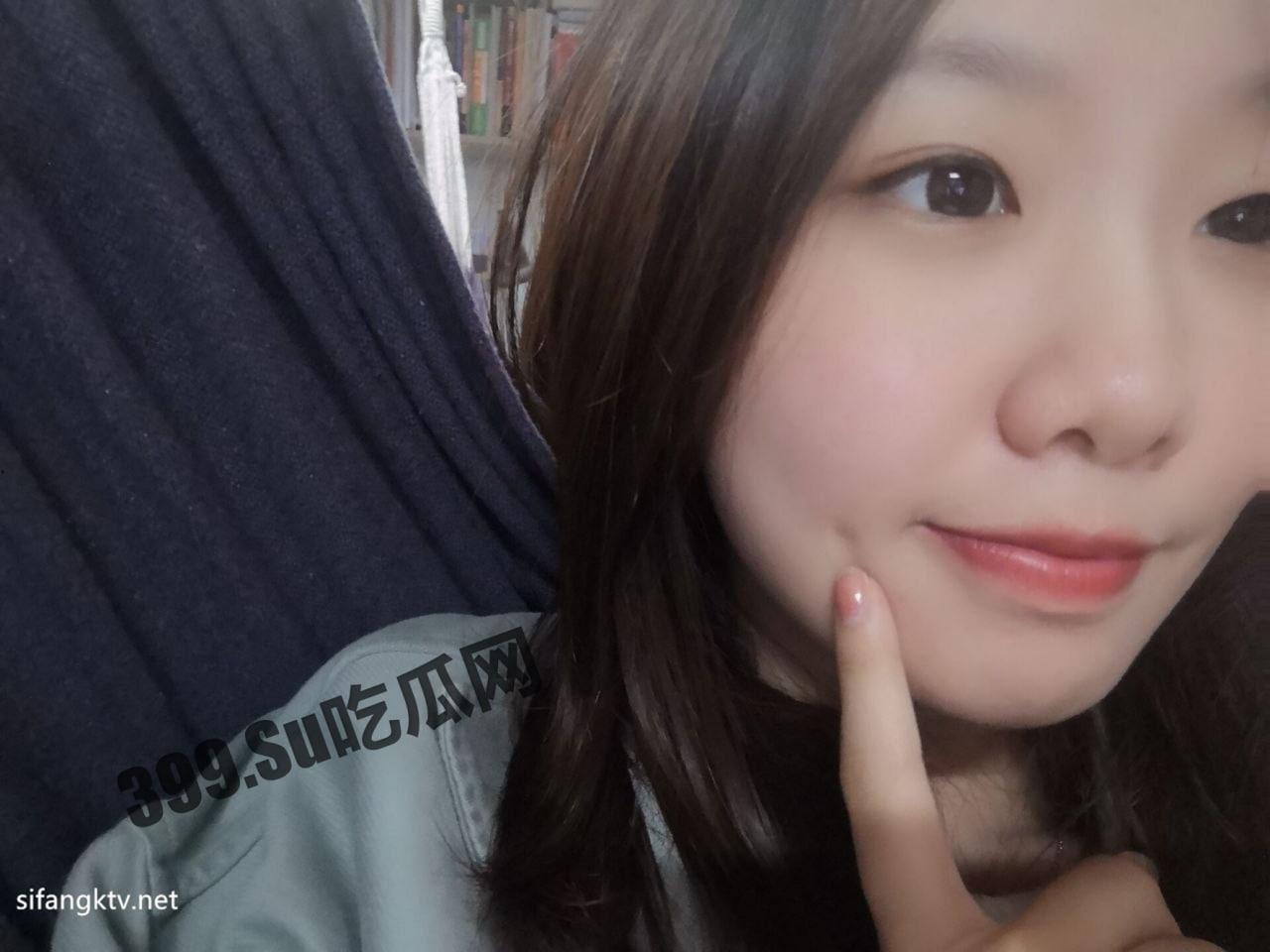 云盘泄密 青海师范大学 极品反差清纯甜美 马钰欣 与男友啪啪视频流出 宿舍内抠逼自慰 戴着项圈后入调教  第2张