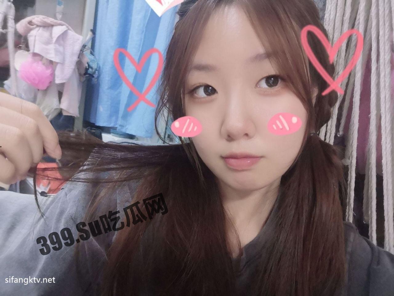 云盘泄密 青海师范大学 极品反差清纯甜美 马钰欣 与男友啪啪视频流出 宿舍内抠逼自慰 戴着项圈后入调教  第4张