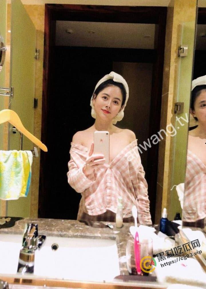 曝光！太原 龙湖万达二层 服装店少妇老板【王双娜】婚前是做外围 后被金主长期包养 目前老公仍不知情 怼脸拍摄  第4张