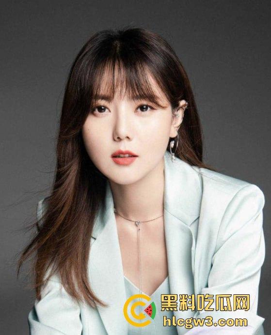 65岁绿地董事长『张玉良』KTV裸嗨，鸡巴细得像牙签骚女争抢舔，酒店女秘书被老头干到腿软精液满脸！  第17张