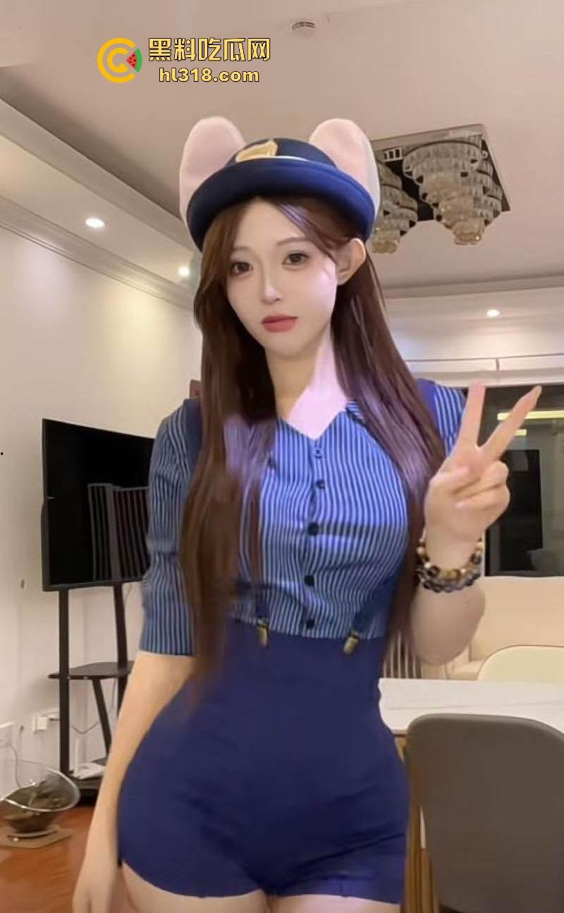 抖音50W粉丝高颜值女网红【柠檬然】付费定制视频曝光，C杯美乳搭配纤细腰肢，挑逗舞姿撩人至极！  第7张