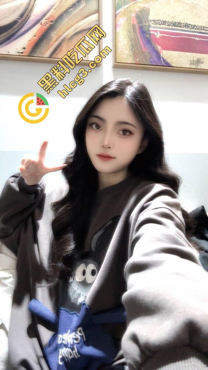 瓜友投稿曝光模特骚货『兔兔』美臀配花纹引人注目 第一视角多场景后入爆操诱人撸！  第3张