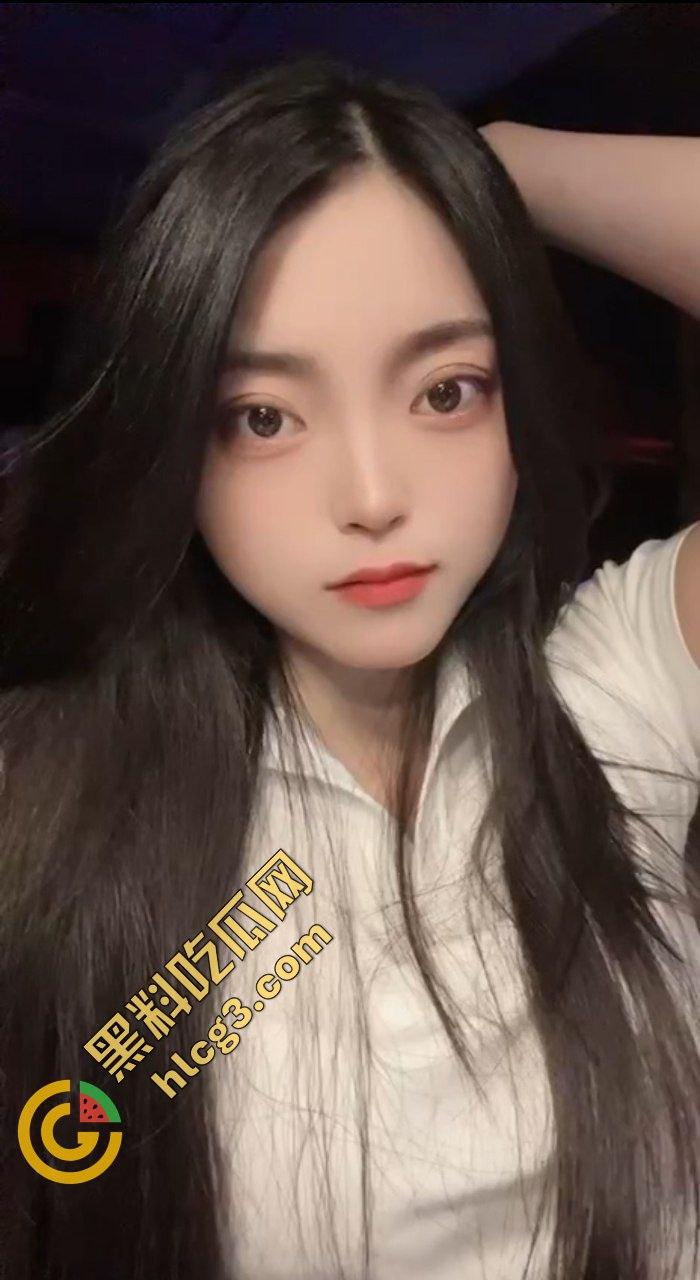 瓜友投稿曝光模特骚货『兔兔』美臀配花纹引人注目 第一视角多场景后入爆操诱人撸！  第4张