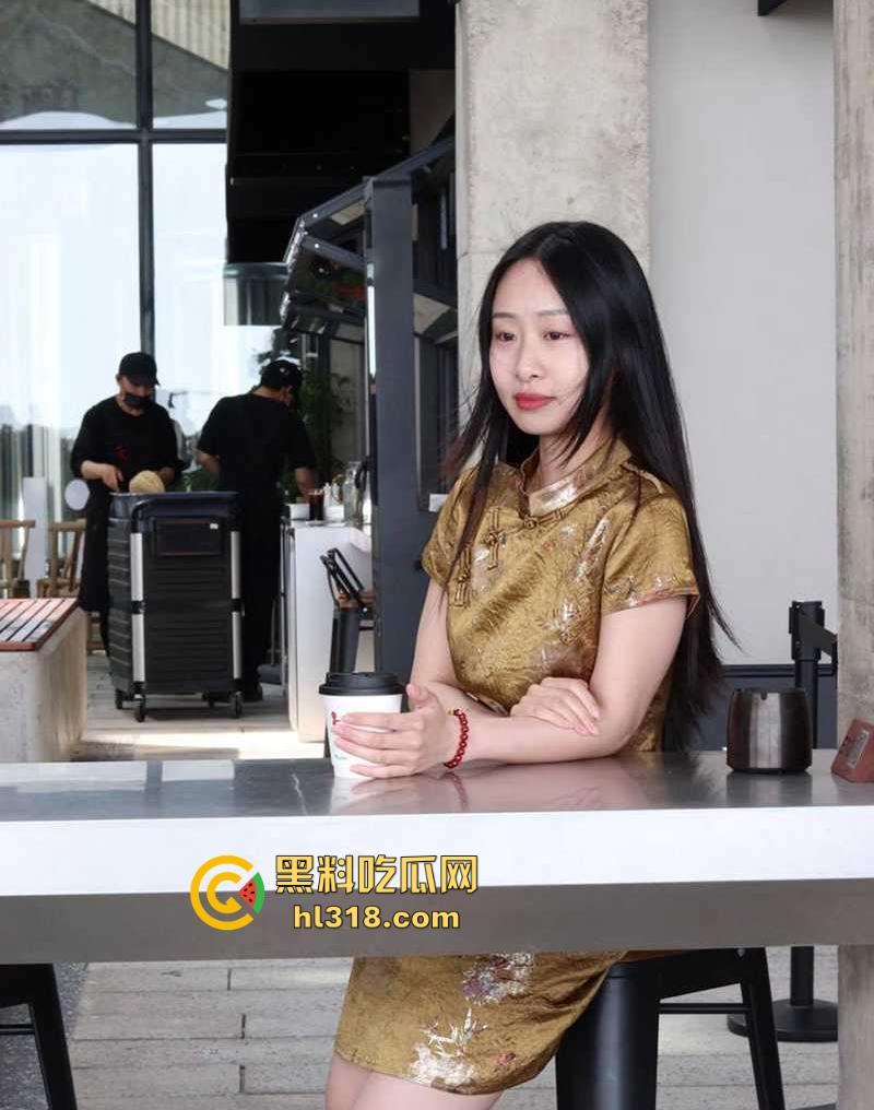 上海浦南幼儿园【林美玲】美女幼师与男友裸聊自慰视频被曝光，反差母狗性瘾巨大，骚浪无比！  第5张