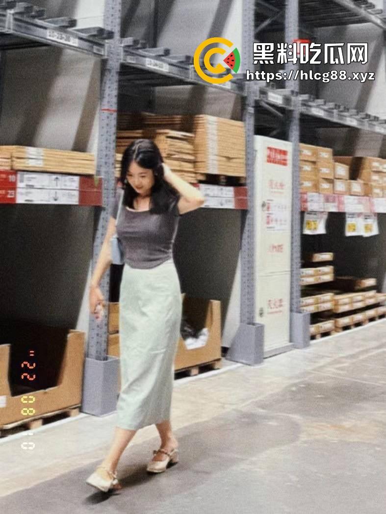 西南民族学院大二微胖妹【汪云】开学就成学长母狗，口交后入伺候得飞起，结果只是学长的玩物！  第4张