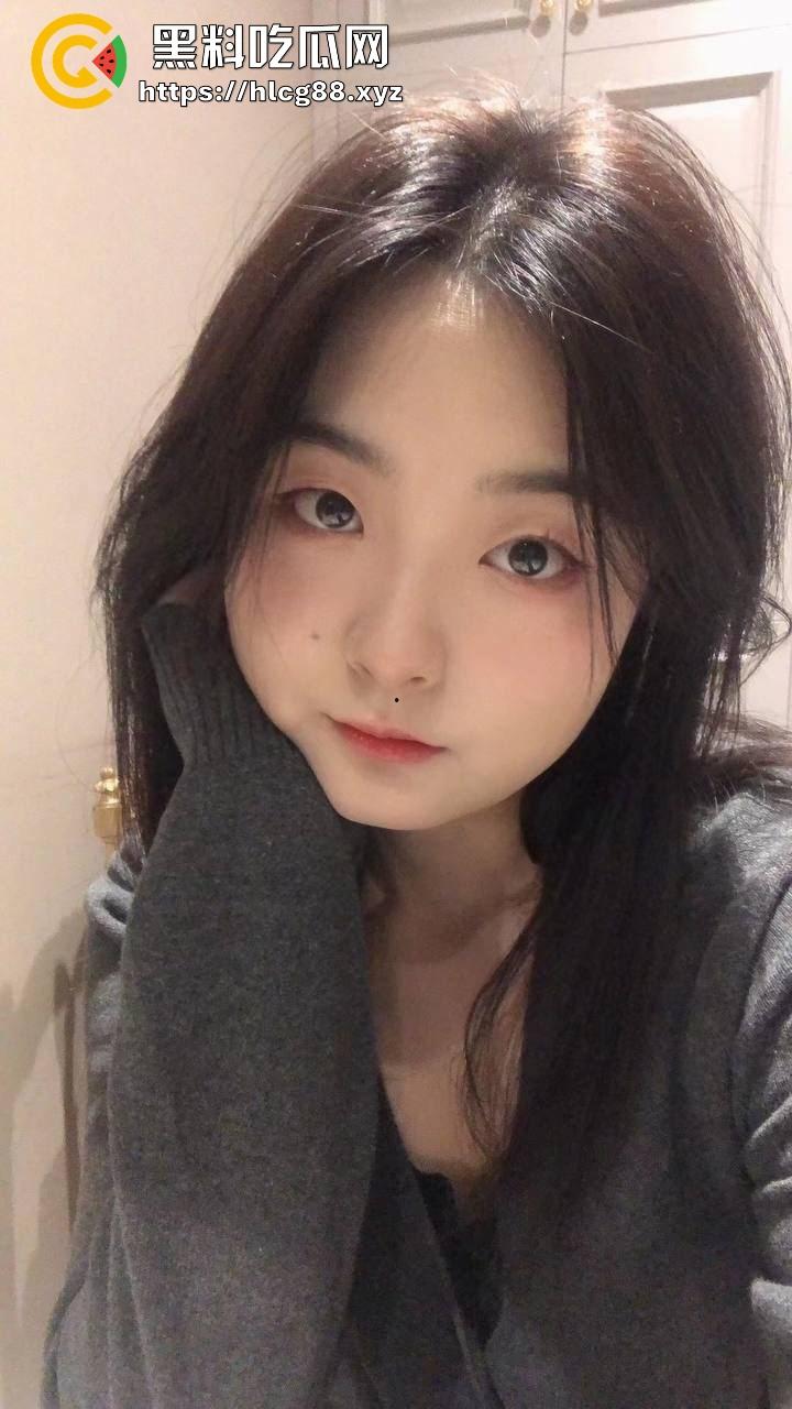 西南民族学院大二微胖妹【汪云】开学就成学长母狗，口交后入伺候得飞起，结果只是学长的玩物！  第5张