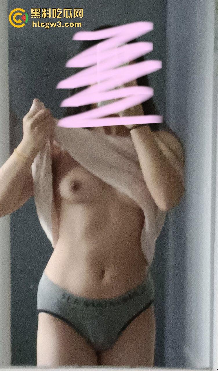 山西清纯女大学生【姜梦璇】私密资源疯传！清纯脸骚货魂，哥哥们的大鸡巴硬得像铁柱，简直玩明白了！  第28张