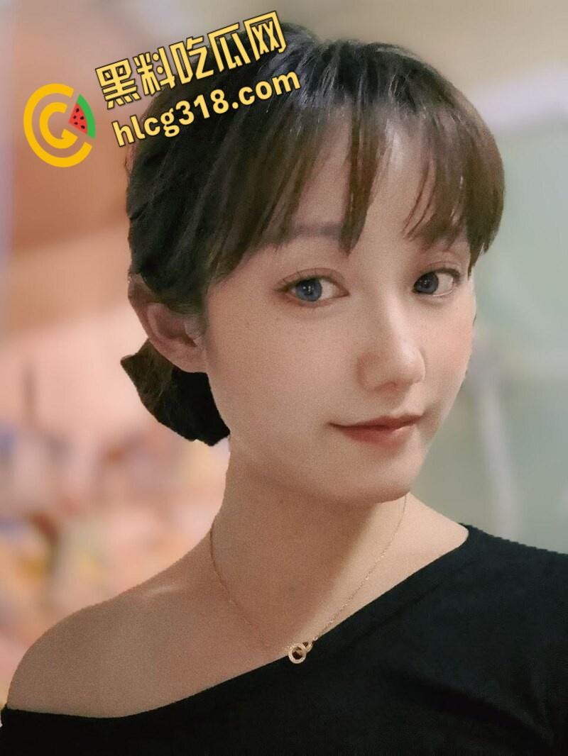 高颜值清纯良家露脸自拍，才二十四岁就一股人妻味道，口技一流，翘起臀被大屌猛操 ！  第2张